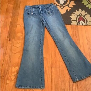 Younique brand bell jeans sz 9 light wash zip fly